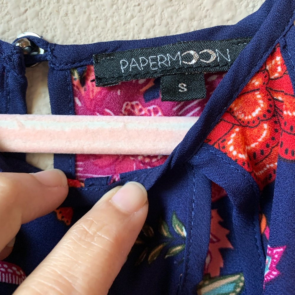 Papermoon floral spaghetti strap blouse. Size S. - Picture 3 of 9